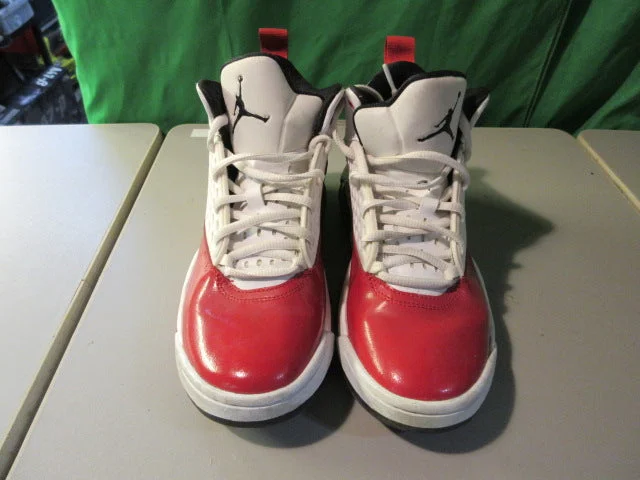 Basketball Shoes For All-Weather Play-Used Nike Jordan Maxin 200 GS Youth Size 5.5 Basketball Shoes