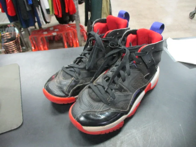 Basketball Shoes With Extra Padding-Used Jordan Basketball SHoes Size 5.5 (Has Wear)