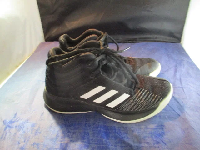 Basketball Shoes For Narrow Feet-Used Adidas Basketball Shoes Youth Size 5 - no insoles